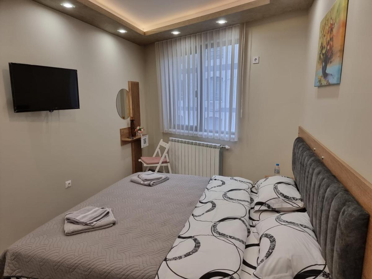 Flowers Apartment Dobrich Exterior foto